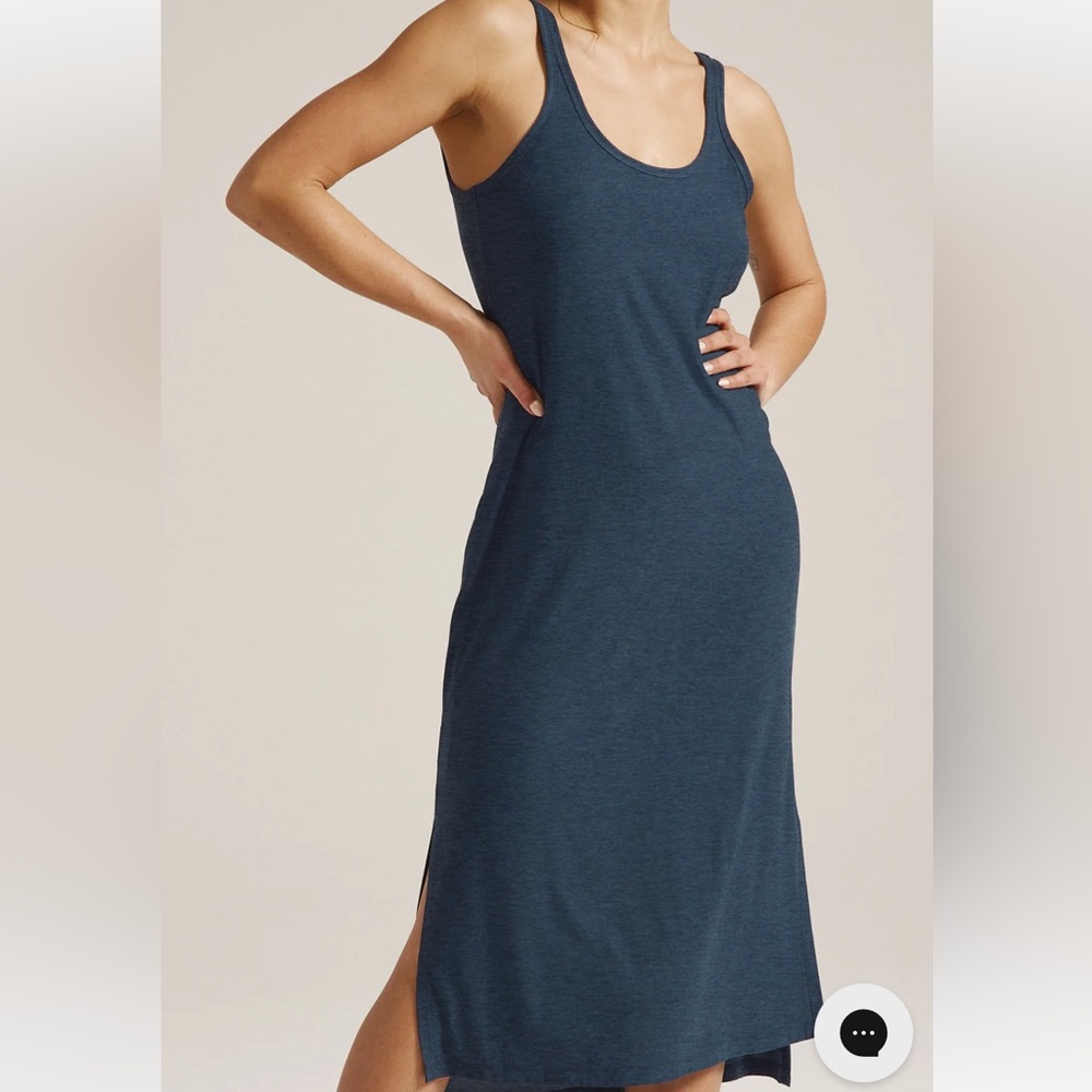 *NWT* Beyond Yoga Featherweight Resort Dress
